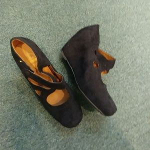Crown vintage wedges